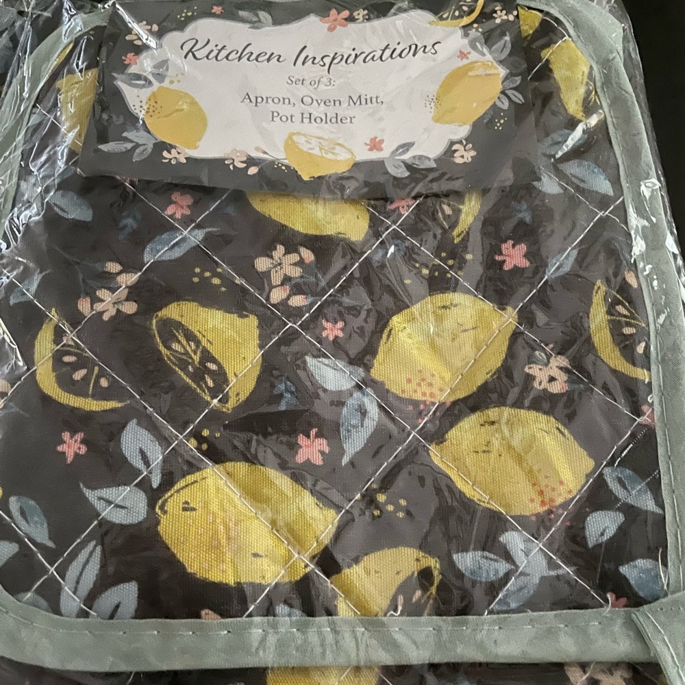 Lemon Print Kitchen Set - Picture 3 of 3